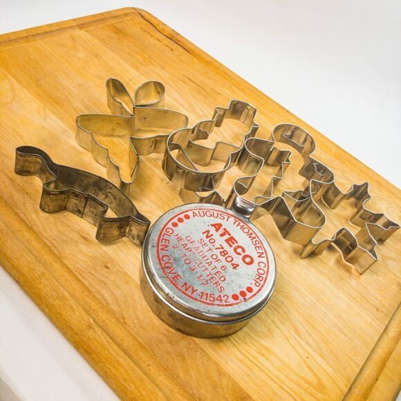 Set of Misc. Stainless Steel Cookie Cutters + Ateco #7804 Graduated Hearts - Picture 6 of 11